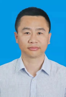 的辉煌篇章，为国家法治建设作出更大的贡献。 李岩峰副书记、副院长： 法学专业以社会需求为导向，坚