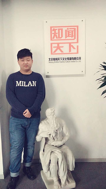 高阳，2015届动漫设计制作专业毕业生。现就职于北京知闻天下文化传媒有限公司，主要从事影视后期制作（FUN滚吧大哈节目组后期栏目包装），薪金5000元以上。