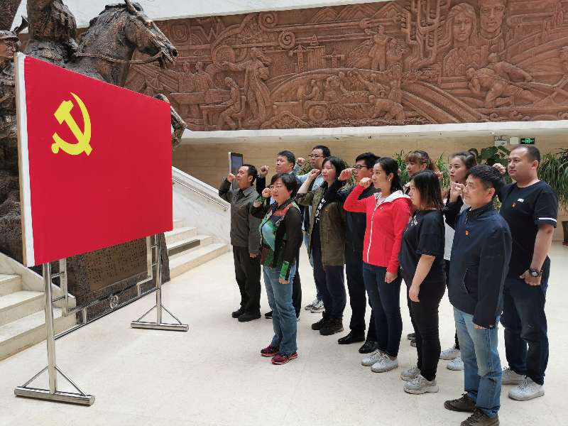 土木工程学院教工党员在五家渠军垦博物馆重温入党誓词