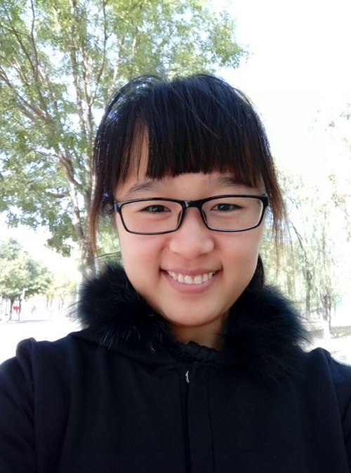 齐瑞英，2013届旅行社经营管理专业毕业生，现任北京青年旅行社国贸门市部部门经理，月薪6000元。